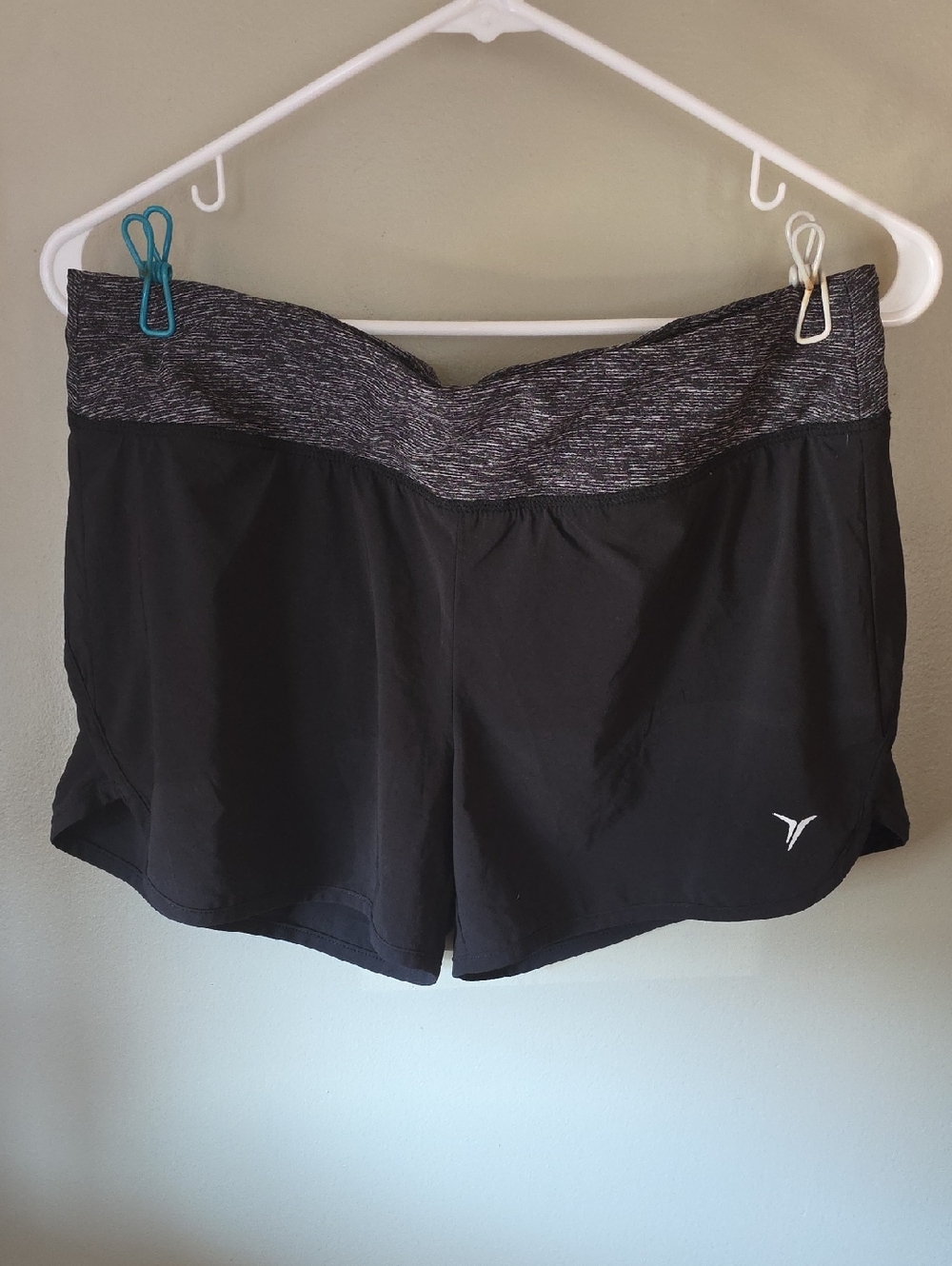 Old Navy Black Athletic Shorts with Heathered Gray Waistband